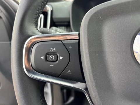 Volvo XC40 1.5 T2 R-Design Auto