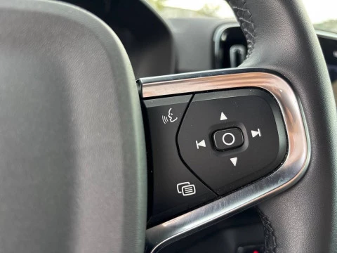 Volvo XC40 1.5 T2 R-Design Auto