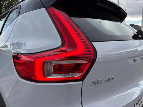 Volvo XC40 1.5 T2 R-Design Auto