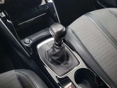 Peugeot 2008 Allure Puretech 100 S&S 6 Vel. MAN