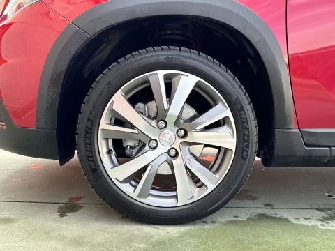 Peugeot 2008 BlueHDi 100 SANDS Allure 74 kW (100 CV)