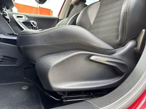 Peugeot 2008 BlueHDi 100 SANDS Allure 74 kW (100 CV)