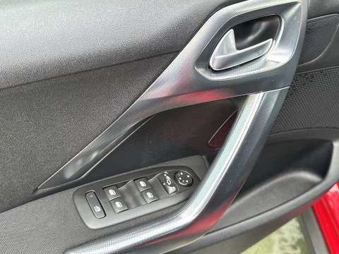 Peugeot 2008 BlueHDi 100 SANDS Allure 74 kW (100 CV)