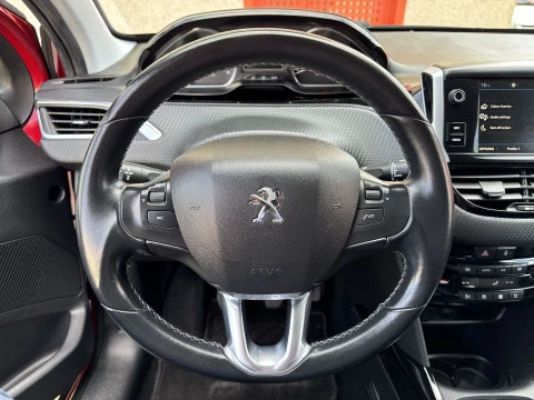 Peugeot 2008 BlueHDi 100 SANDS Allure 74 kW (100 CV)