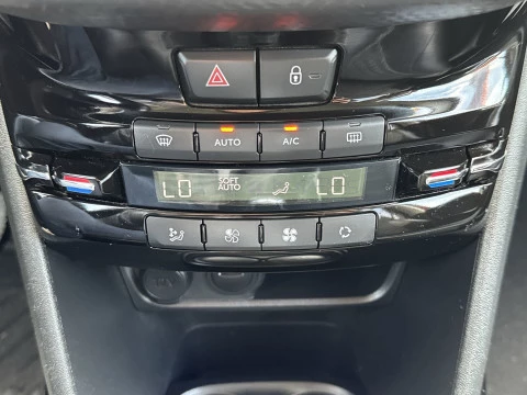 Peugeot 2008 BlueHDi 100 SANDS Allure 74 kW (100 CV)