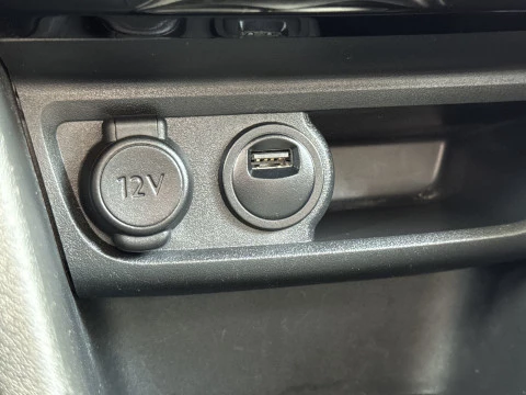 Peugeot 2008 BlueHDi 100 SANDS Allure 74 kW (100 CV)