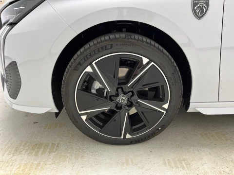 Peugeot 308 Nuevo  5p First Edition Eléctrico 156 (115 Kw)