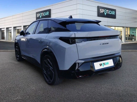 Peugeot e-3008 GT Eléctrico 157kW