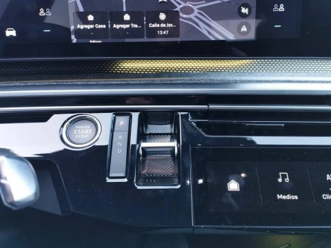 Peugeot e-3008 GT Eléctrico 157kW