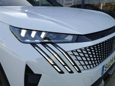Peugeot e-3008 GT Eléctrico 157kW