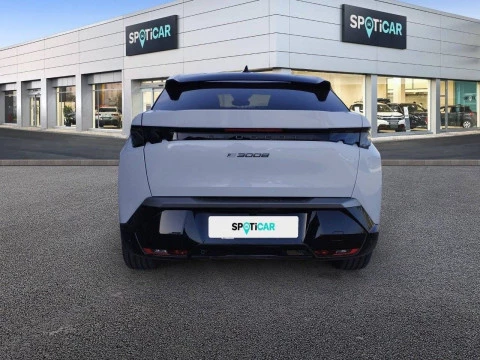 Peugeot e-3008 GT Eléctrico 157kW