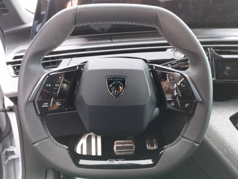 Peugeot e-3008 GT Eléctrico 157kW