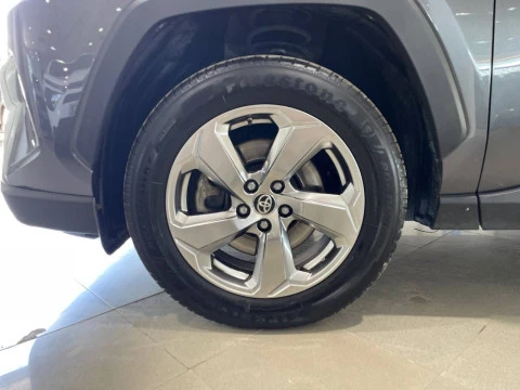 Toyota Rav4 2.5l 220H Advance