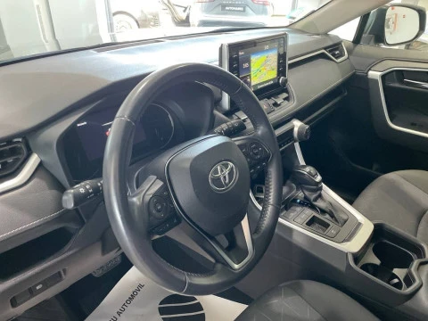Toyota Rav4 2.5l 220H Advance