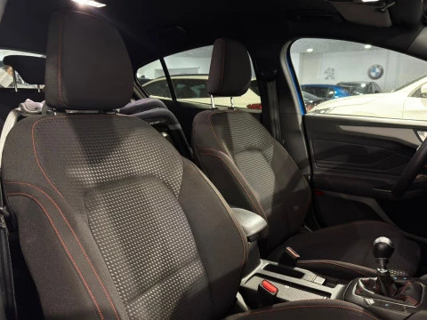 Ford Focus 1.0 ECOBOOTS  HYBRID STLINE