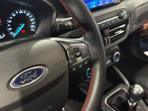 Ford Focus 1.0 ECOBOOTS  HYBRID STLINE