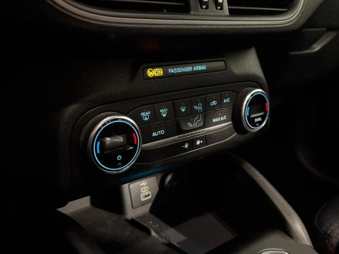 Ford Focus 1.0 ECOBOOTS  HYBRID STLINE