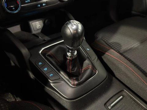 Ford Focus 1.0 ECOBOOTS  HYBRID STLINE