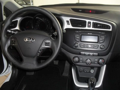 Kia Ceed 1.4 CRDI WGT CONCEPT 5P