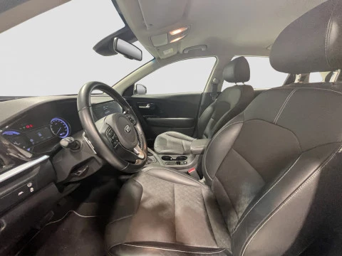 Kia Niro 1.6 GDi HEV 104kW (141CV) Drive