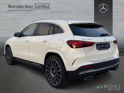 Mercedes-Benz GLA  200 d