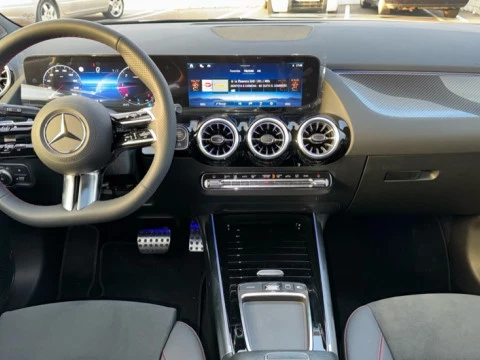 Mercedes-Benz GLA  200 d