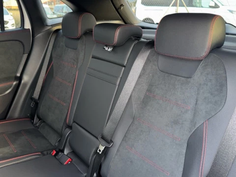 Mercedes-Benz GLA  200 d