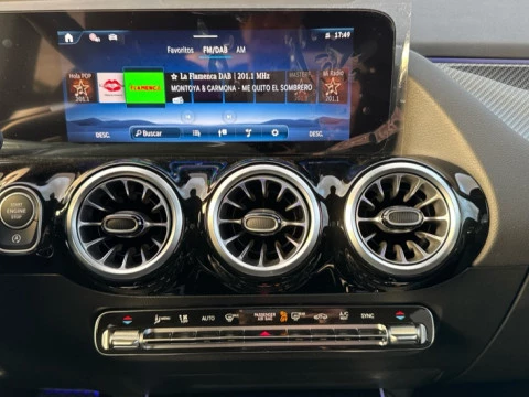 Mercedes-Benz GLA  200 d