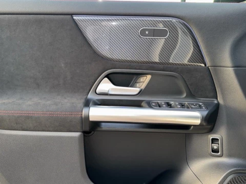 Mercedes-Benz GLA  200 d