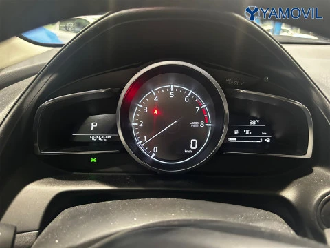 Mazda CX-3 2.0 G Zenith 2WD AT 89 kW (121 CV)