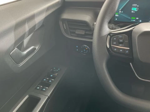 Ford Tourneo Courier BEV 43,5kWh 100kW (136CV) Trend Auto