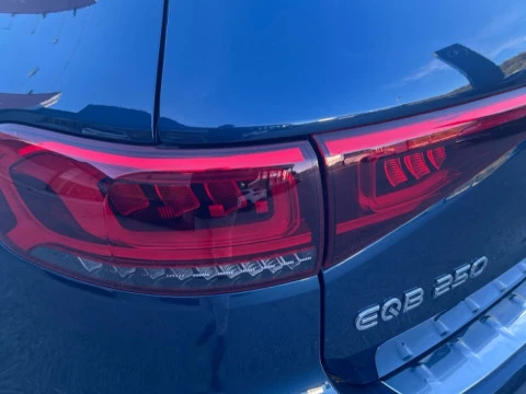 Mercedes-Benz EQB  250 AMG Line