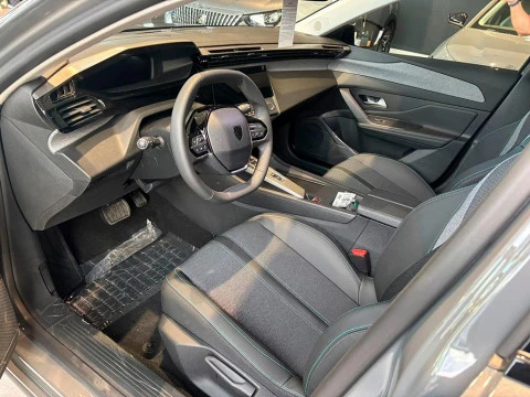 Peugeot 408 1.2 MHEV 145 E-DCS6 ALLURE 5P