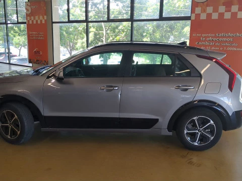 Kia Niro 1.6 GDi HEV 104kW (141CV) Drive