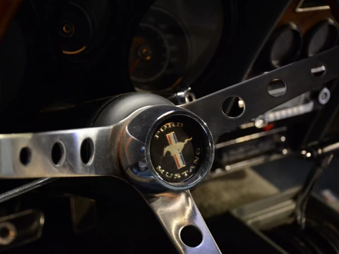 Ford Mustang Match 1
