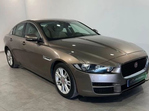 Jaguar XE 2.0 AJ200D Diesel Auto RWD XE Pure
