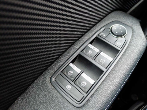 Renault Captur 1.6 E-TECH 117KW ENGINEERED PLUG IN 5P