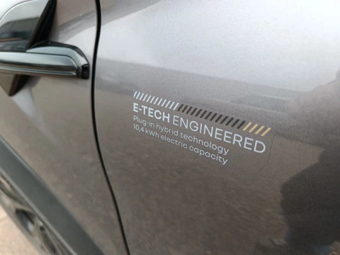 Renault Captur 1.6 E-TECH 117KW ENGINEERED PLUG IN 5P