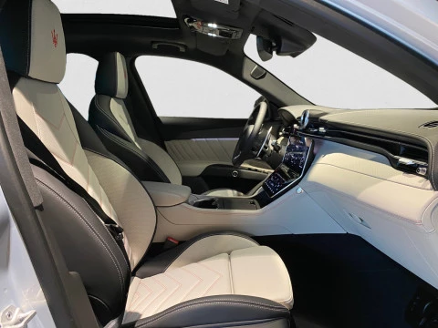 Maserati Grecale Trofeo V6 530CV AWD