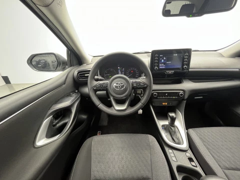 Toyota Yaris 1.5 120H Business Plus