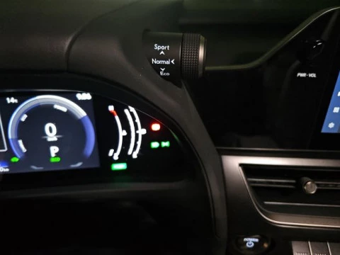 Lexus UX 2.0 300h UX Plus