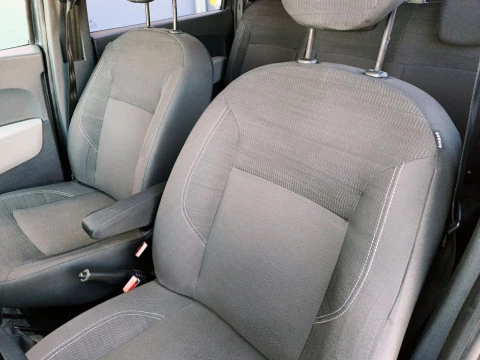 Dacia Lodgy 1.2 TCE LAUREATE 5PL. 115 5P