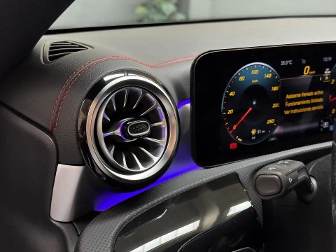 Mercedes-Benz CLA CLA 200