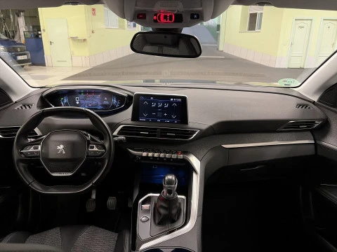 Peugeot 3008 PureTech 130 SANDS Allure 96 kW (130 CV)