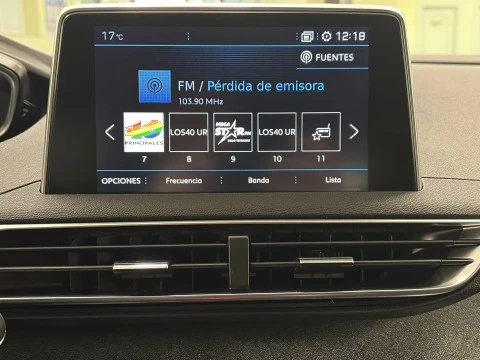 Peugeot 3008 PureTech 130 SANDS Allure 96 kW (130 CV)