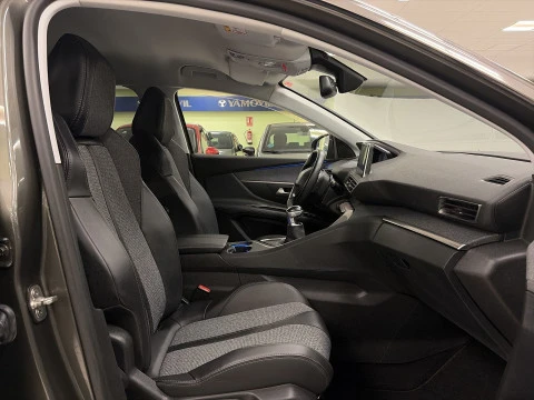 Peugeot 3008 PureTech 130 SANDS Allure 96 kW (130 CV)