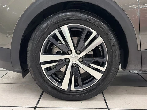 Peugeot 3008 PureTech 130 SANDS Allure 96 kW (130 CV)