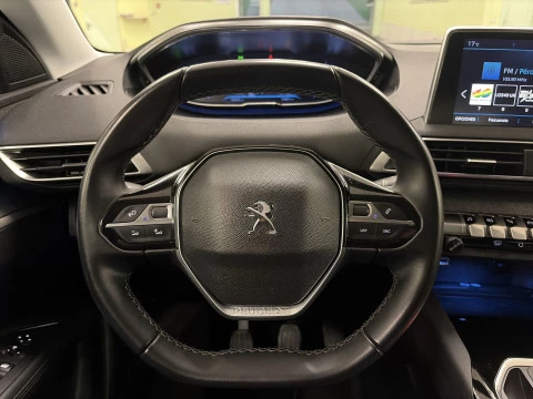 Peugeot 3008 PureTech 130 SANDS Allure 96 kW (130 CV)
