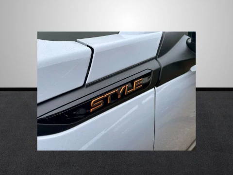 Peugeot 2008 N2008 Style Hybrid 145 eDCS6