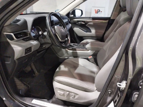 Toyota Highlander 2.5 Advance P. Met. Techo Panorámico